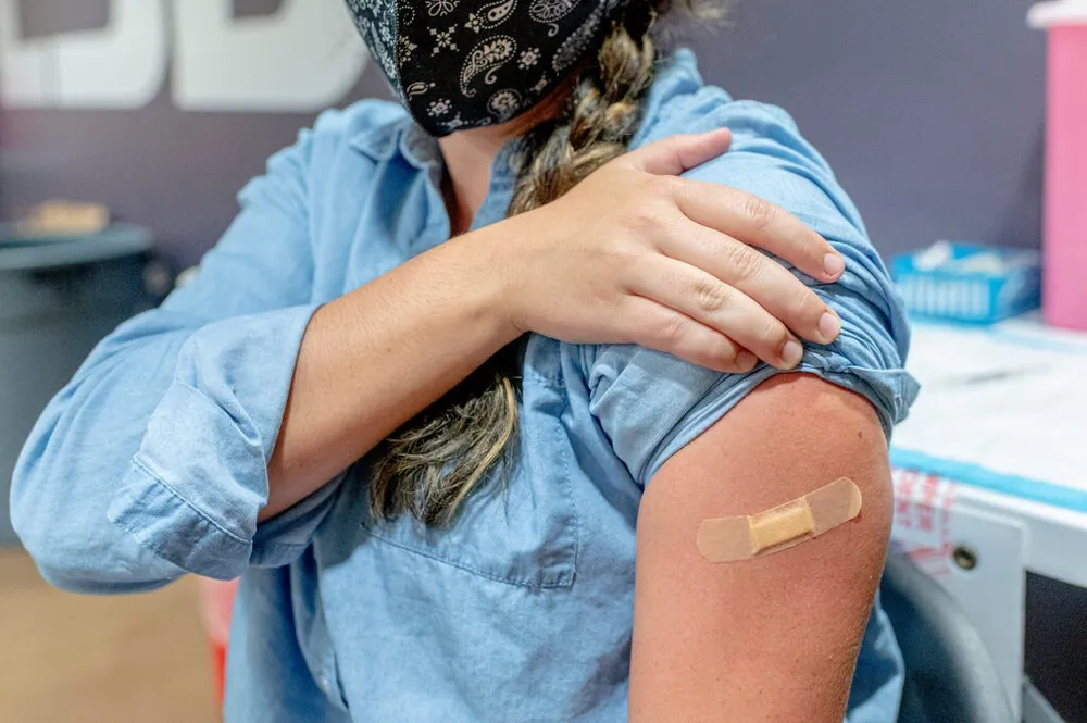 Chuyện gì xảy ra nếu Mỹ phê duyệt hoàn toàn Pfizer? ảnh 1