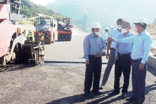 Bình Định: Chạy đua giải ngân vốn đầu tư công giữa đại dịch ảnh 1