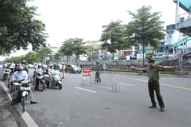 “Phan luong” chong COVID-19 o Ha Noi va kinh nghiem tu EU hinh anh 3