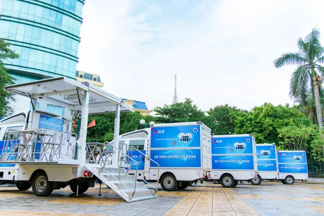 SCB tặng Hải Phòng 5 xe tiêm chủng cơ động ảnh 1