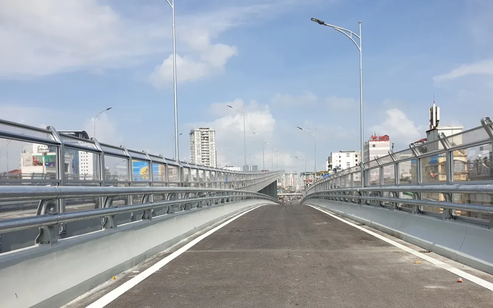 Đường vành đai 2 trên cao, một con đường hiện địa của Thủ đô. (ảnh minh họa)