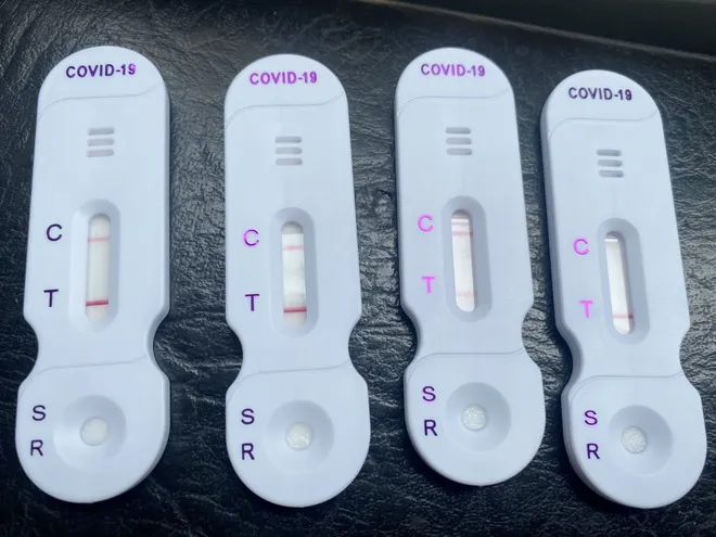 Bán một bộ kit test nhanh Covid-19, dân buôn lãi cả trăm nghìn đồng ảnh 3