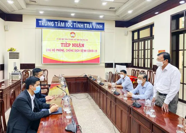 Thaco trao tặng tỉnh Trà Vinh 1.000 smart tivi phục vụ dạy và học trực tuyến ảnh 1