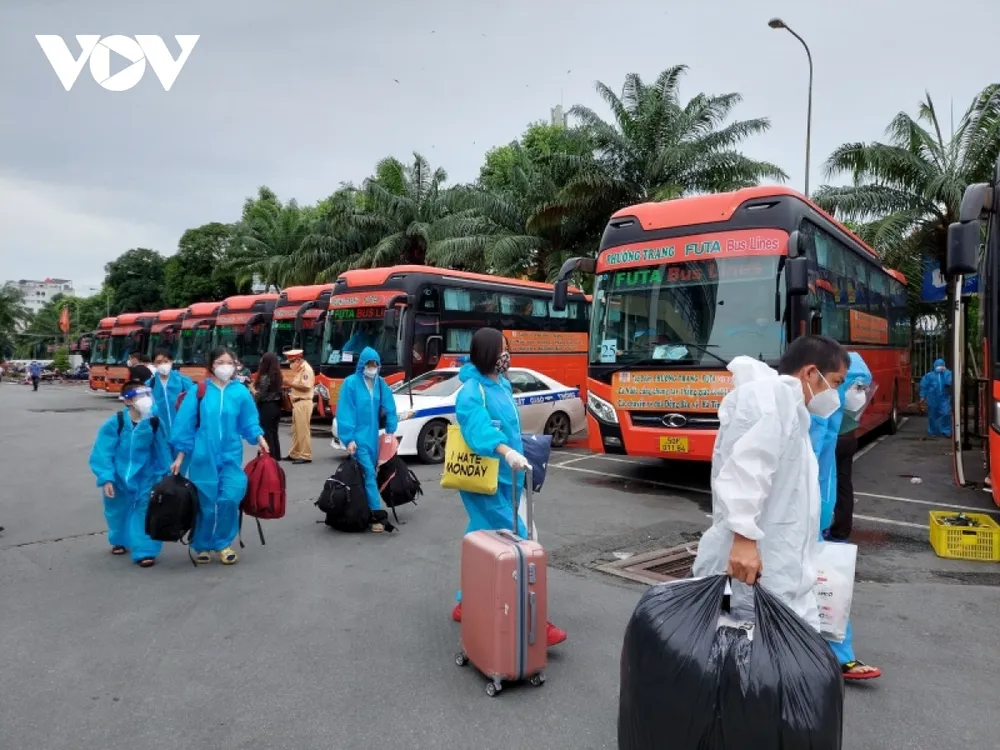 Vận tải khách liên tỉnh ảm đạm, chuyến xe 0 đồng ở TP.HCM bắt đầu hoạt động ảnh 6