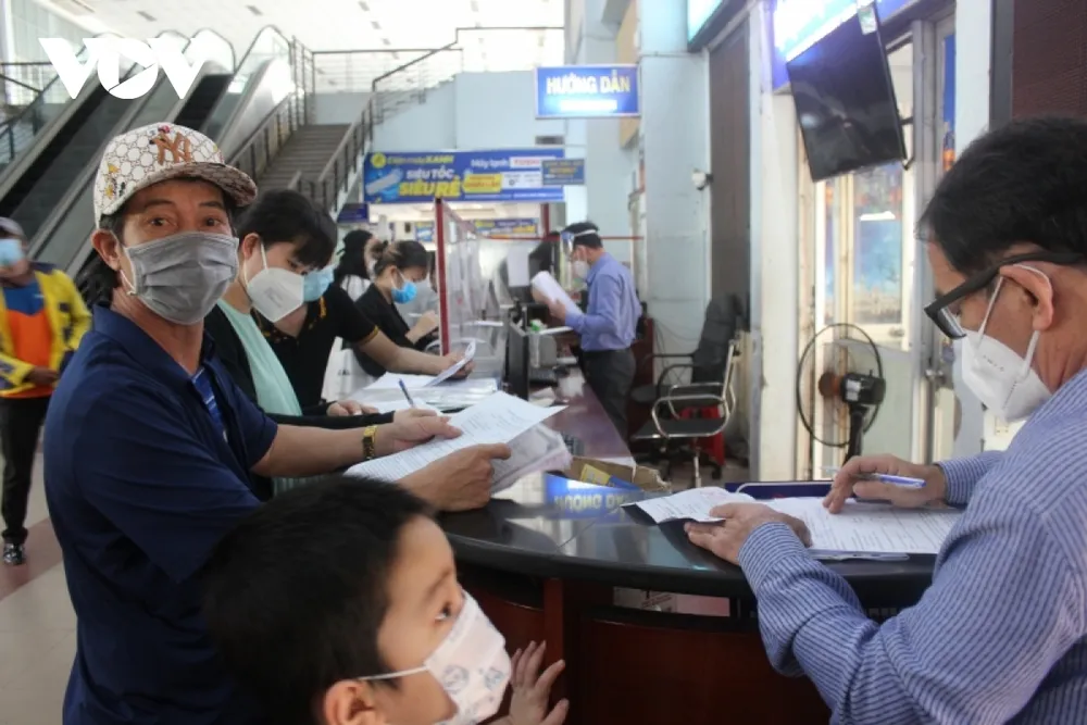 Vận tải khách liên tỉnh ảm đạm, chuyến xe 0 đồng ở TP.HCM bắt đầu hoạt động ảnh 2