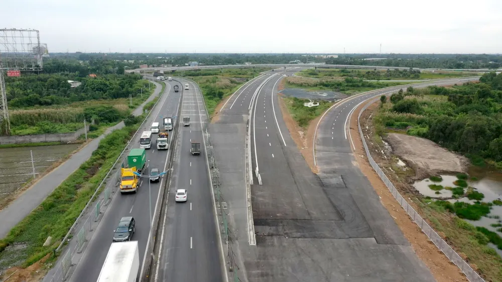 Cao tốc Trung Lương - Mỹ Thuận chạy nước rút để thông xe dịp Tết Nguyên đán 2022