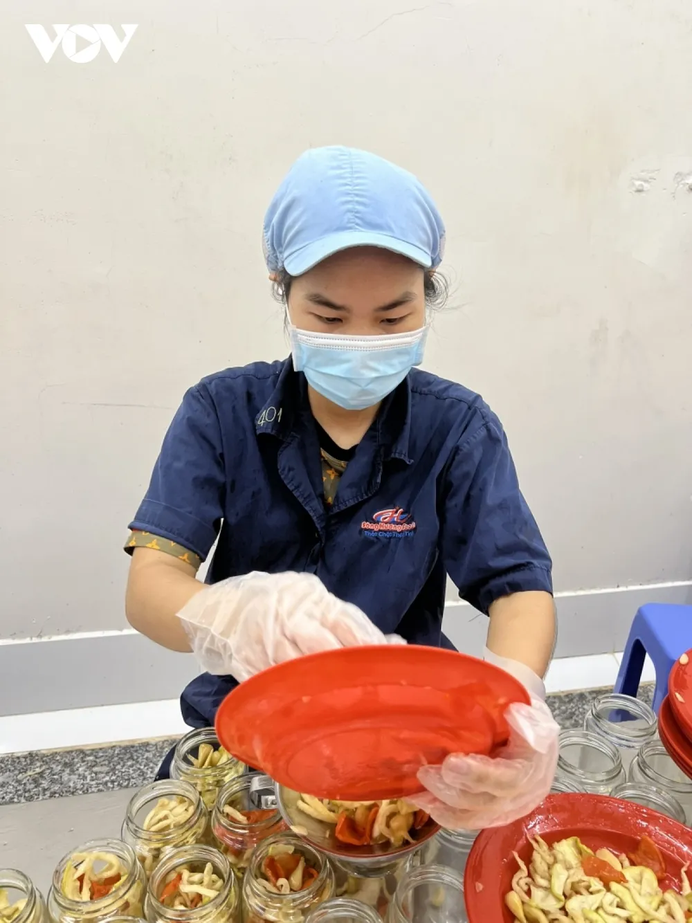 Nhiều doanh nghiệp không dám bung ra sản xuất hàng Tết ảnh 1