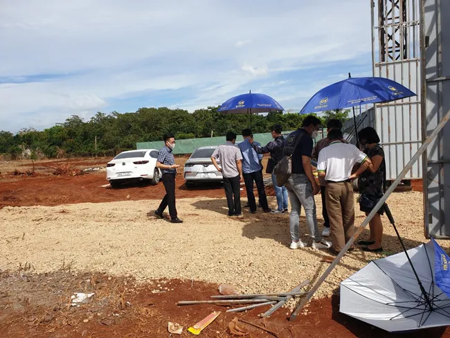 Nhà đầu tư vẫn ưu tiên vào bất động sản ảnh 1