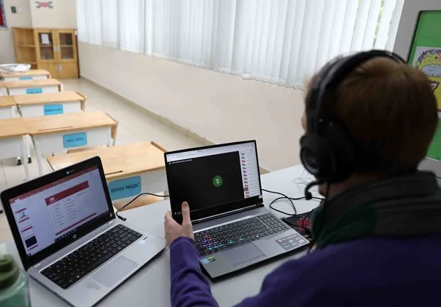 Day va hoc truc tuyen: Bai toan kho ve he thong chung toan nganh hinh anh 2