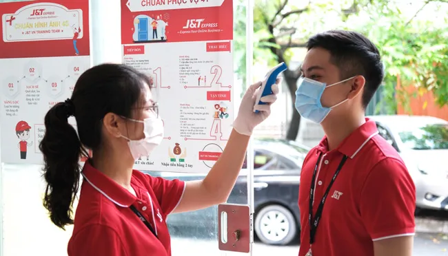 Yếu tố nào giữ chân và thu hút nhân sự ngành chuyển phát nhanh mùa cuối năm? ảnh 1