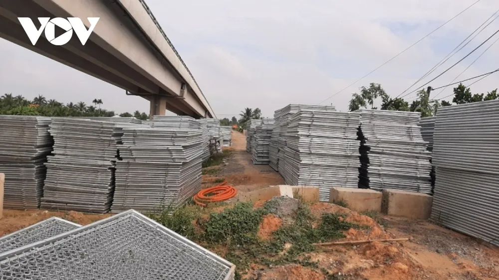 Rộn ràng trên công trường xây dựng đường cao tốc Trung Lương- Mỹ Thuận ảnh 10