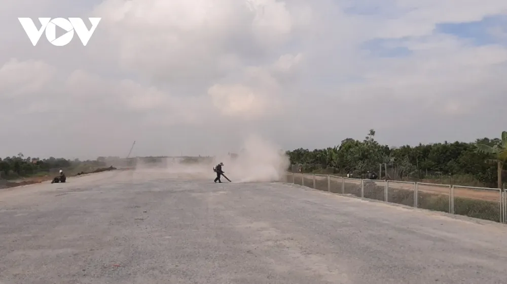 Rộn ràng trên công trường xây dựng đường cao tốc Trung Lương- Mỹ Thuận ảnh 5