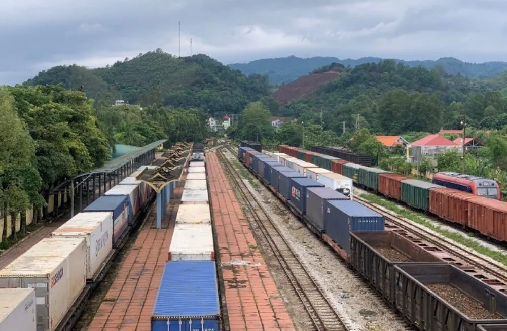 Dịch COVID-19 bùng phát cũng là thời điểm để ngành vận tải đường sắt giành lại thị phần vận tải hàng hóa với đường bộ.