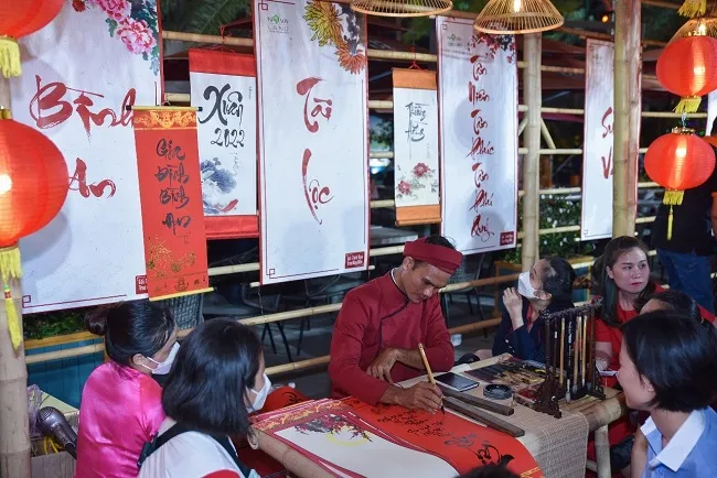 Rộn ràng không khí Hội hoa xuân 2022 tại Novaland Gallery ảnh 2