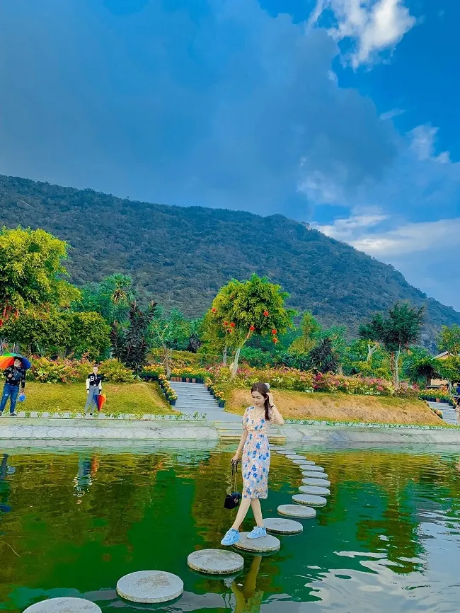 Khu du lịch điện mặt trời sau giờ vàng ảnh 5