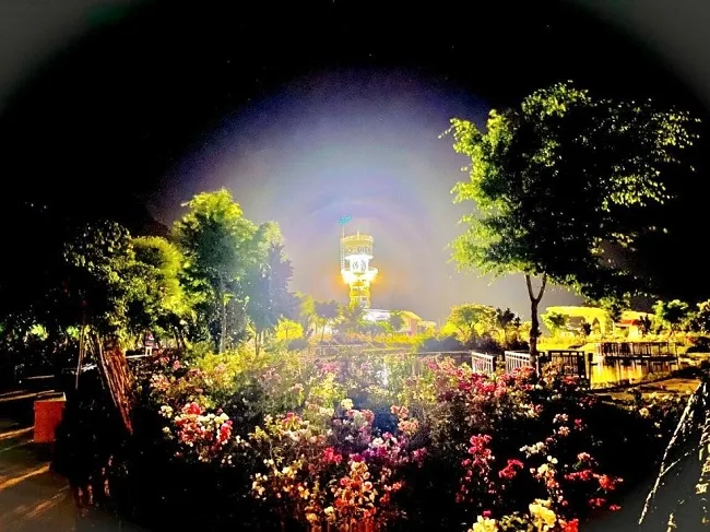 Khu du lịch điện mặt trời sau giờ vàng ảnh 6