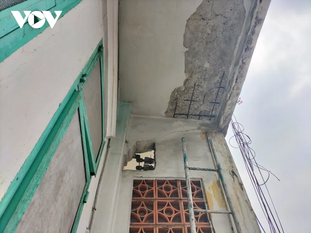 Chung cư xuống cấp, người dân vẫn không rời ảnh 3