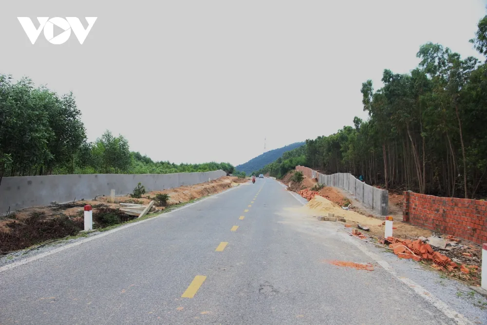 Dự án cao tốc Bắc Nam: Người dân ồ ạt xây công trình trái phép chờ đền bù ảnh 2