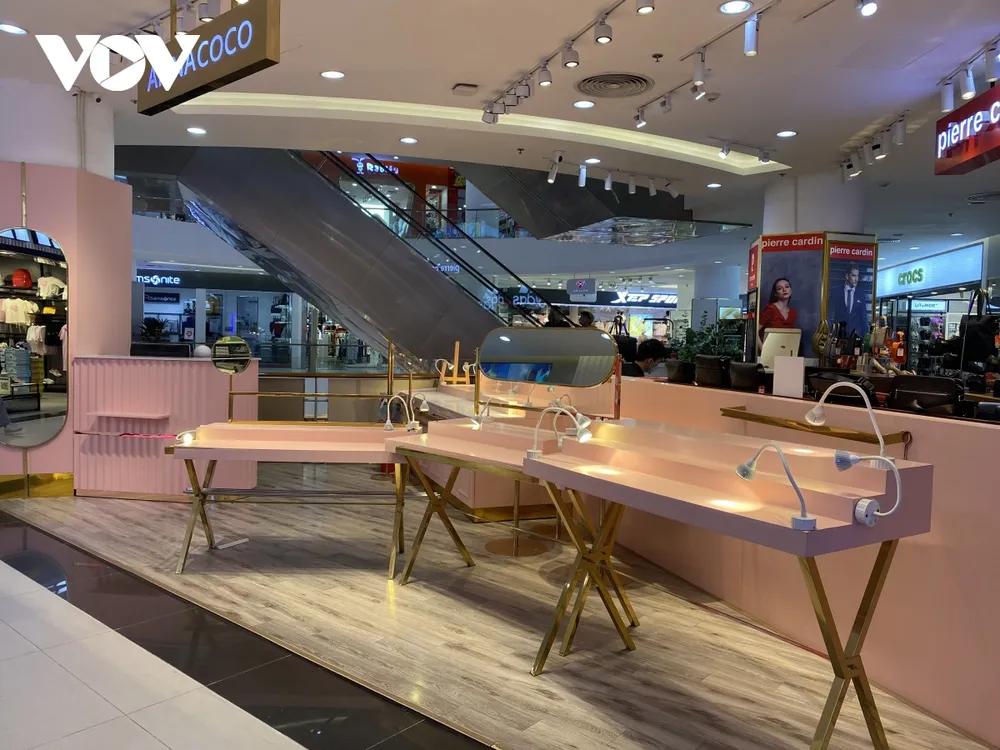 Điêu đứng vì dịch Covid-19, nhiều nhà hàng đóng cửa, DN “tháo chạy” ảnh 3