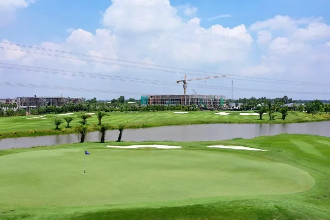 Giá trị gia tăng bền vững từ villas thương mại Golf liền kề TPHCM ảnh 3