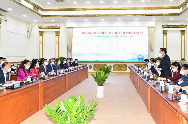 Chủ tịch TPHCM làm việc với Tập đoàn Vạn Thịnh Phát và 2 tập đoàn hàng đầu châu Á, mời gọi đầu tư ảnh 1