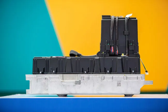 Pin LFP - yếu tố quyết định cuộc chiến giữa xe máy điện và xe máy xăng ảnh 1