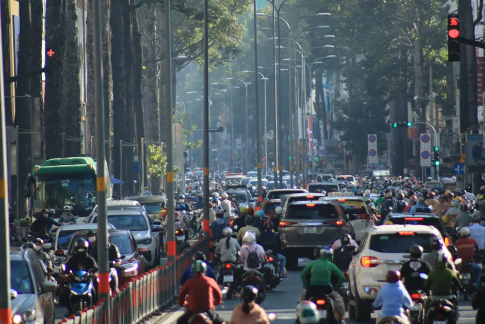TP.HCM lại lo tắc đường - ảnh 3