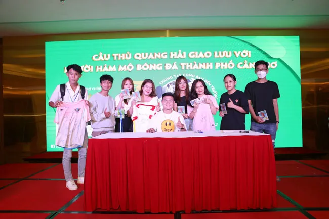 Hơn 800 triệu đồng ủng hộ chương trình “Chung tay cùng bạn đến trường” ảnh 1