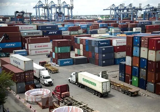 Bãi chứa Container hàng hóa tại Tân Cảng Cát Lái. (Ảnh: Hồng Đạt/TXVN)