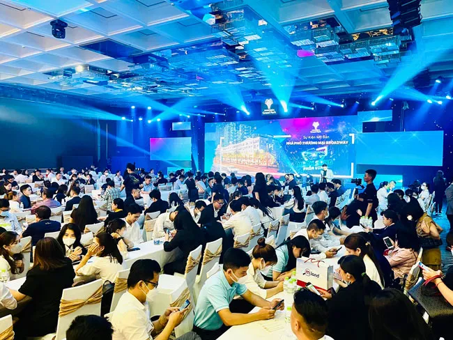 Nhà phố thương mại Broadway khuynh đảo thị trường trong sự kiện mở bán ảnh 1