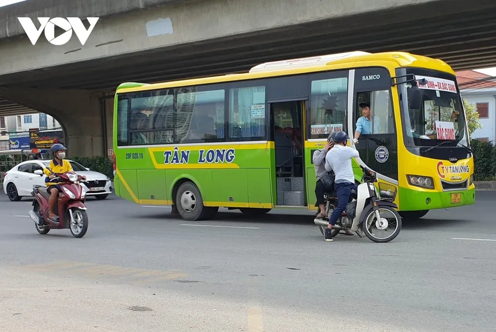  ben xe chui tren duong pham hung co quan chuc nang o dau hinh anh 3