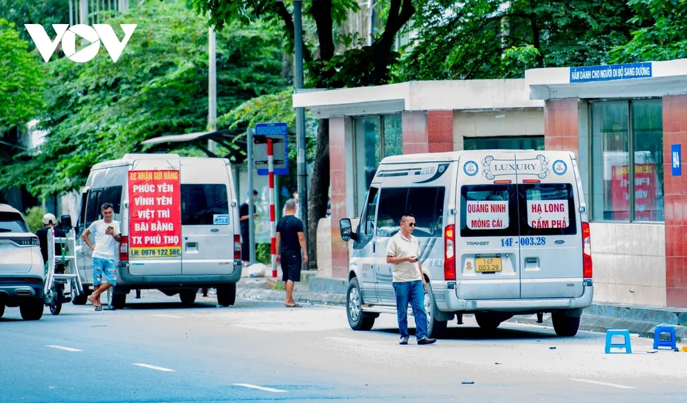  ben xe chui tren duong pham hung co quan chuc nang o dau hinh anh 4