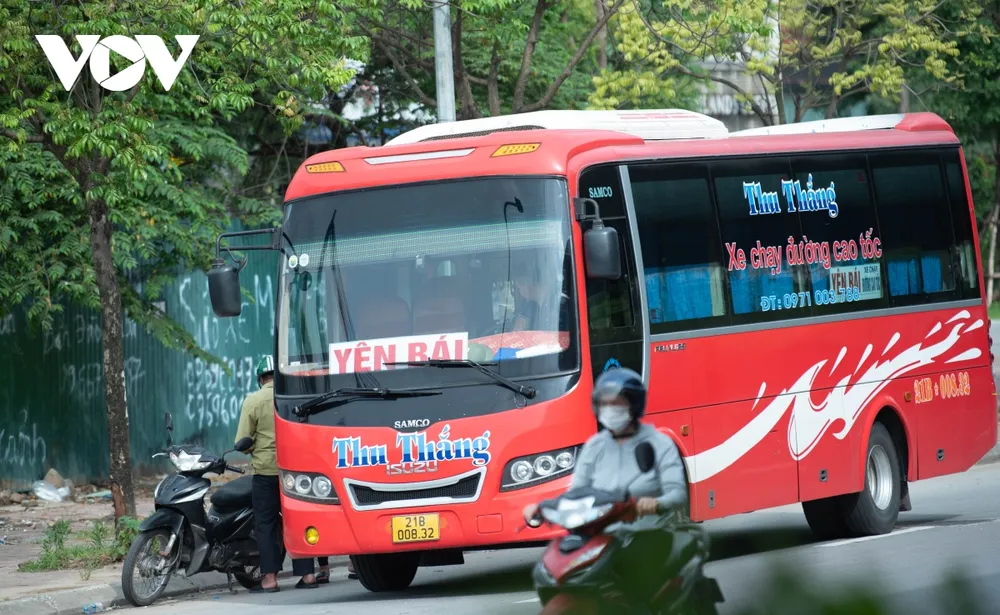  ben xe chui tren duong pham hung co quan chuc nang o dau hinh anh 11