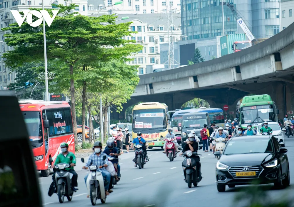  ben xe chui tren duong pham hung co quan chuc nang o dau hinh anh 5