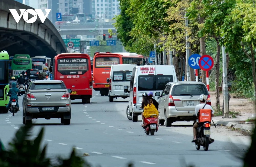  ben xe chui tren duong pham hung co quan chuc nang o dau hinh anh 13