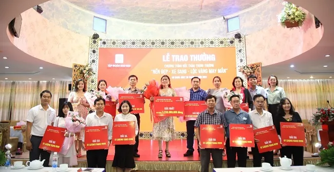 Tập đoàn Sao Mai trao giải thưởng 2 tỷ đồng chương trình “Nền đẹp - Xe sang - Lộc vàng may mắn” ảnh 3