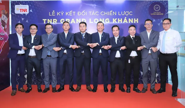 Lễ ký kết đơn vị tư vấn chiến lược dự án TNR Grand Long Khánh ảnh 1