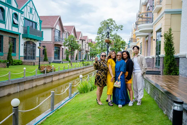 Đoan Trang sum vầy cùng gia đình tại NovaWorld Ho Tram ảnh 3