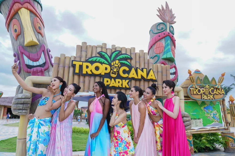 Các hoa hậu khám phá đại lộ shophouse NovaWorld Ho Tram ảnh 5