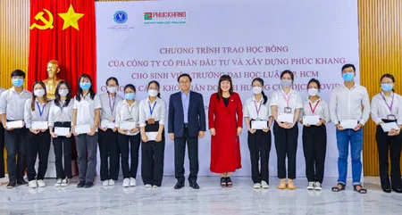 Phuc Khang Corporation và Đại học Luật TPHCM ký kết hợp tác chiến lược ảnh 1