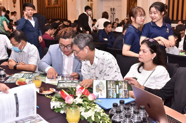 Đông đảo khách hàng quan tâm dự án thuộc đại đô thị Vinhomes Grand Park