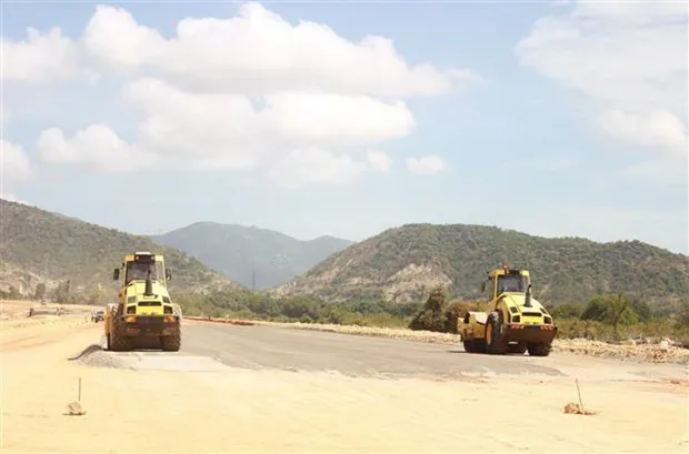 Xay dung duong cao toc o Dong bang song Cuu Long: Dau tu dong bo hinh anh 2