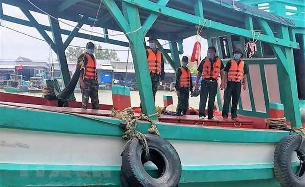 Tang cuong cac bien phap chong khai thac hai san bat hop phap hinh anh 2