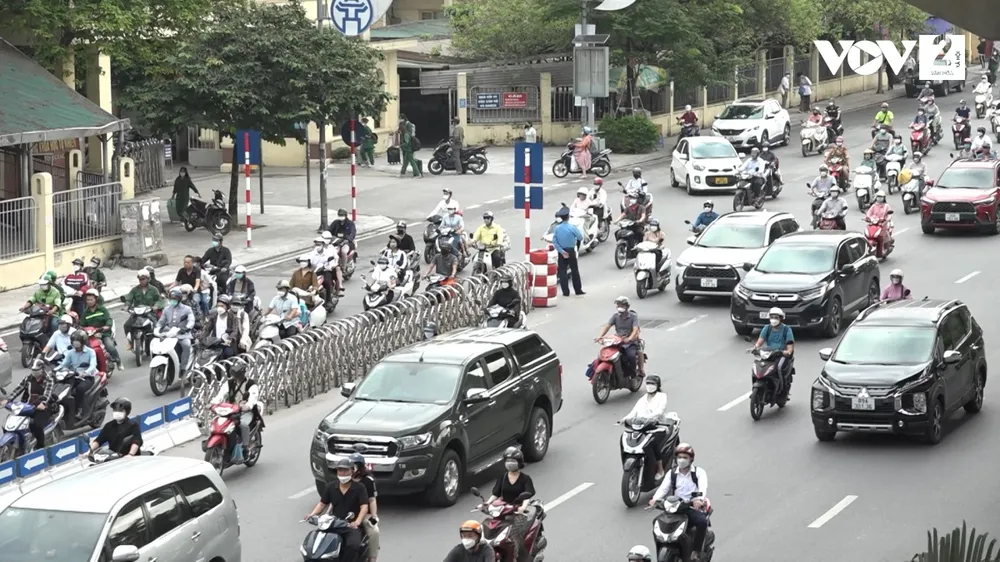 Phân làn ở Hà Nội, “thí điểm” mãi vẫn không hết ùn tắc ảnh 7