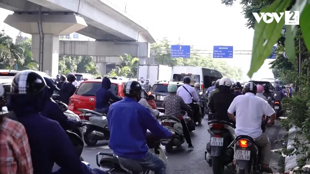 Phân làn ở Hà Nội, “thí điểm” mãi vẫn không hết ùn tắc ảnh 1