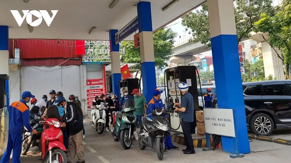 Mua xăng dầu đã bớt "căng" nhưng doanh nghiệp vẫn lo