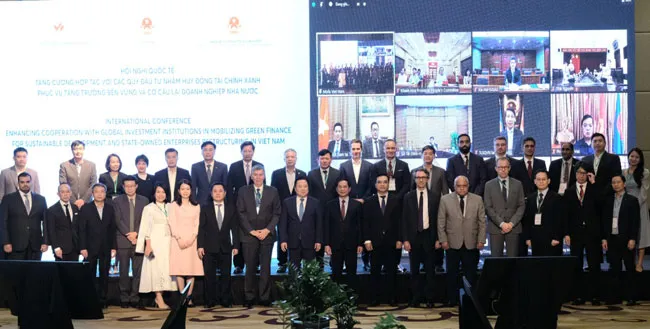 Các đại biểu tham dự hội nghị quốc tế Tăng cường hợp tác với quỹ đầu tư nhằm huy động tài chính xanh phục vụ tăng trưởng bền vững và cơ cấu lại doanh nghiệp nhà nước.