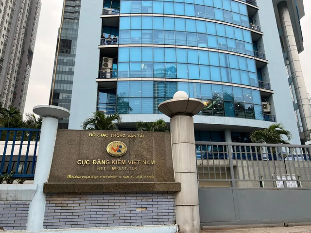 Trụ sở Cục Đăng kiểm Việt Nam, ở Phạm Hùng, Hà Nội.