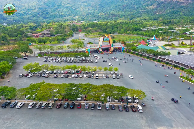 Lưng tựa núi - mặt nhìn Trời