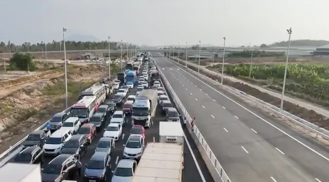 Cao tốc Phan Thiết - Dầu Giây vừa đưa vào hoạt động.